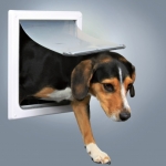 Дверца для собак с 2 функциями белая Trixie 3878